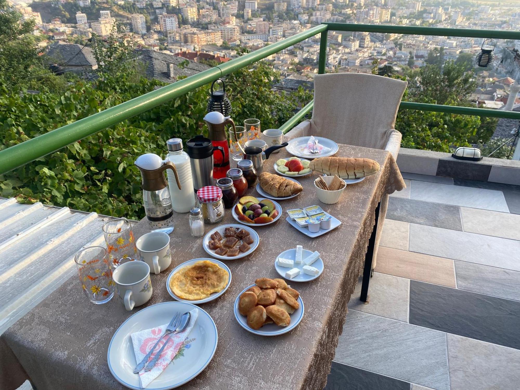 Panoramic View Guest House Gjirokastra Zewnętrze zdjęcie